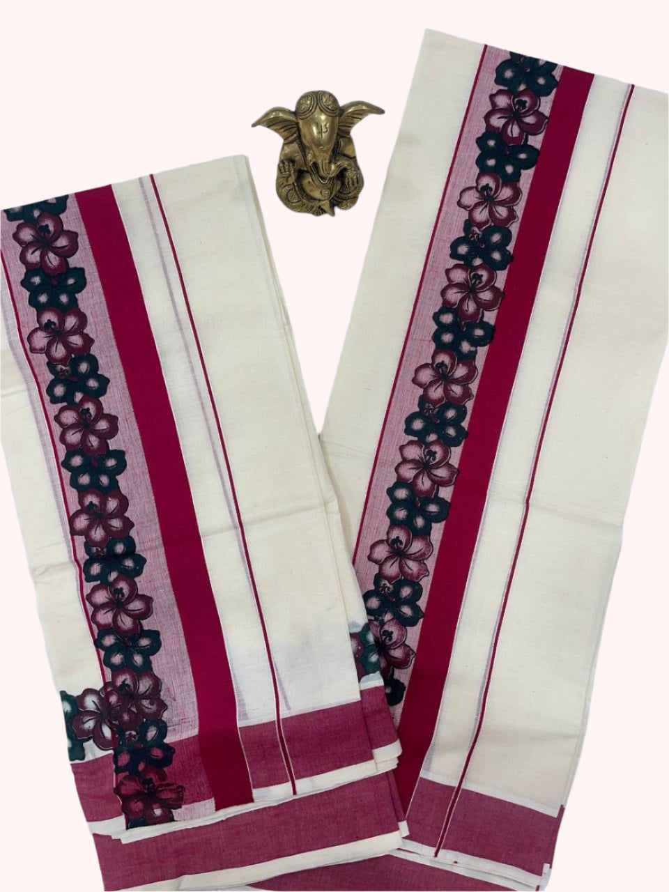 Cotton set mund with flowers design and maroon stripes