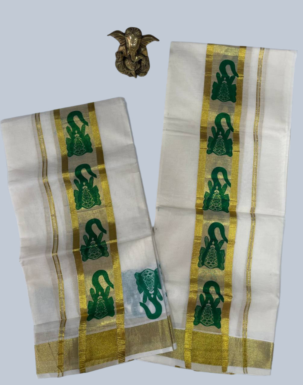 Kasav set mund with green elephant design